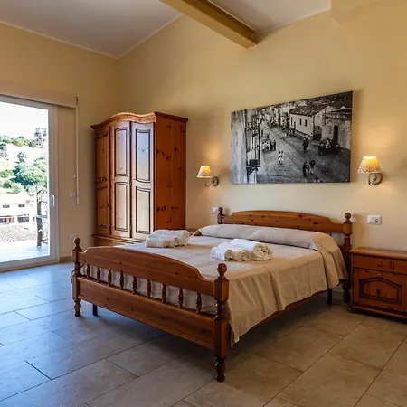 Casa Tacconi Bed & Breakfast 3*